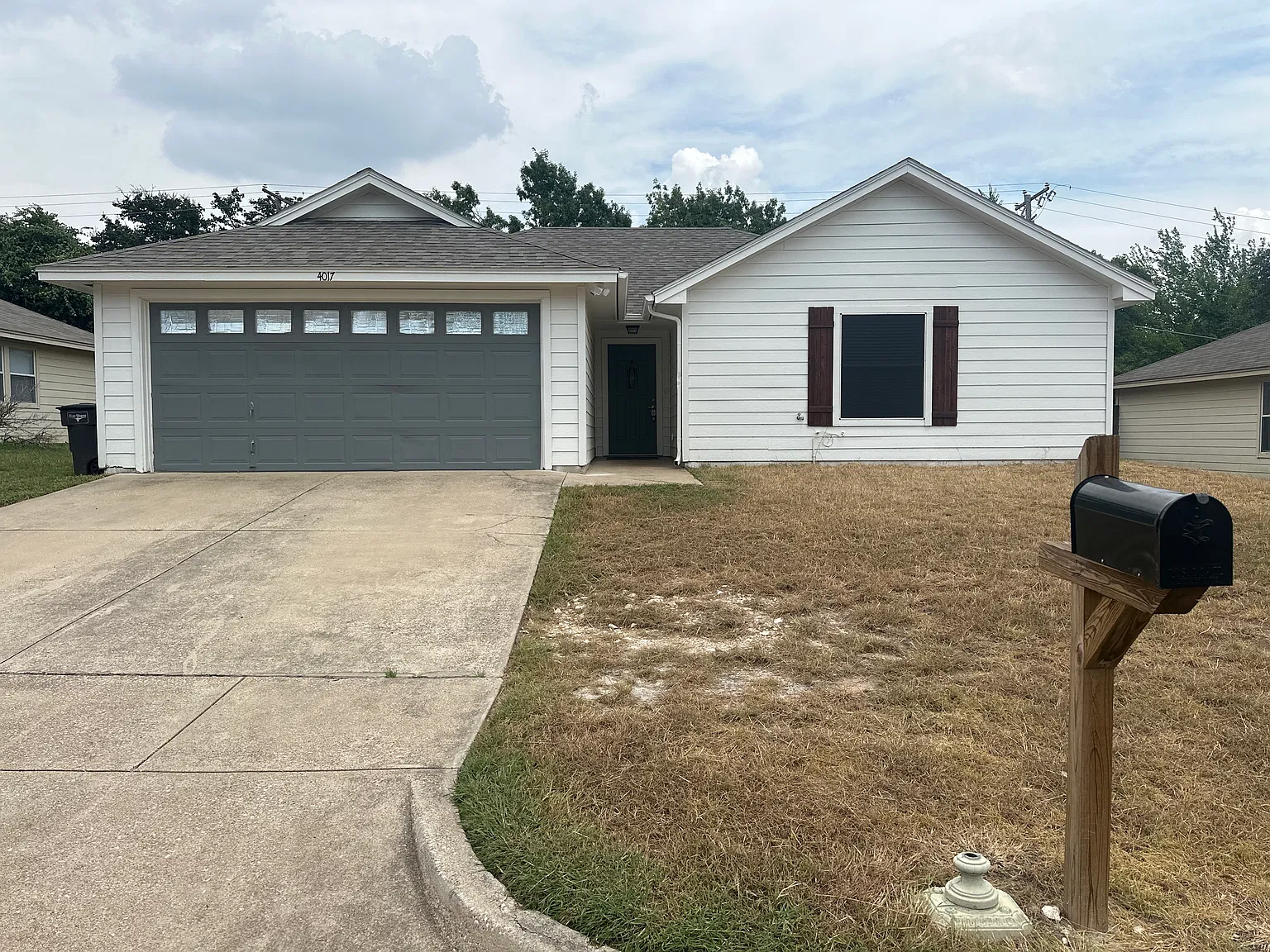 3 bed, 1320 sqft, $1,950 — Photo 1