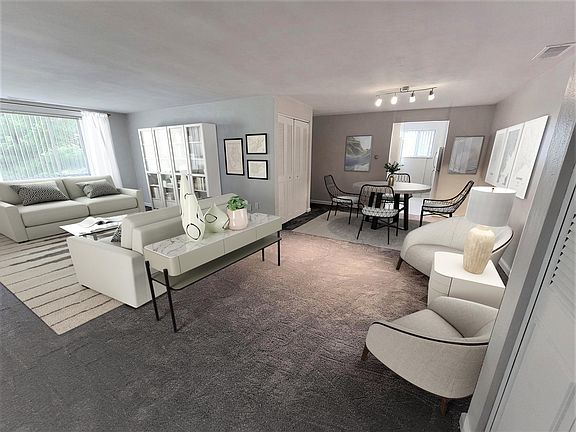 Huge Living Room & Dining room 
Newly renovated - new carpet - Plenty of space to work from home