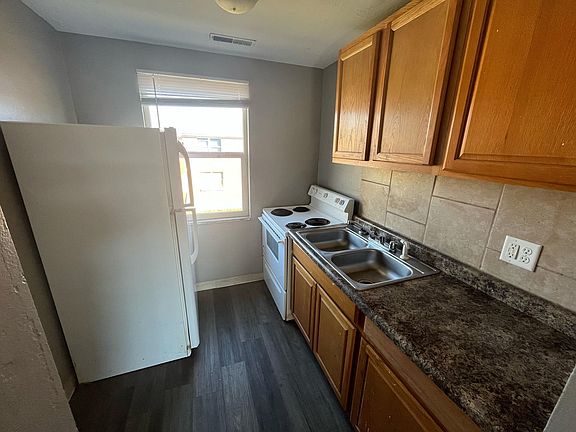 2nd image of 822 Manning Ave