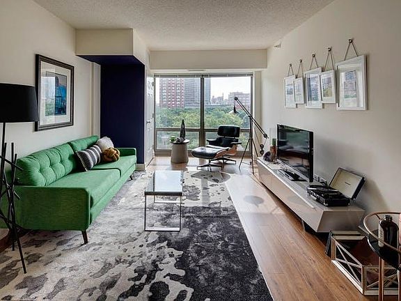 3rd image of 600 S Clark St #505