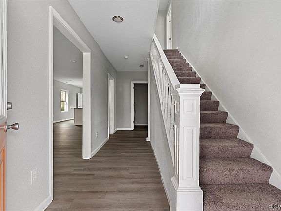 4th image of 736 Halifax St