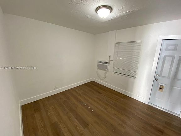 4th image of 641 NW 15th Ter #6