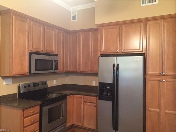 3rd image of 4202 Quince Rd