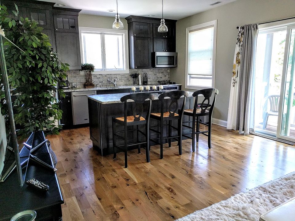 Living Area / Kitchen