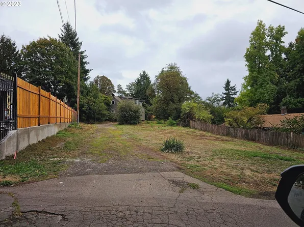 6430 Caldwell Rd, Gladstone, OR 97027