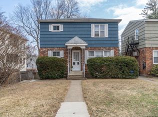38 Parkwood St, Albany, NY 12208