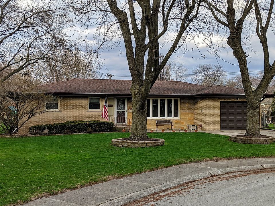 1st image of 760 Bishop Ct