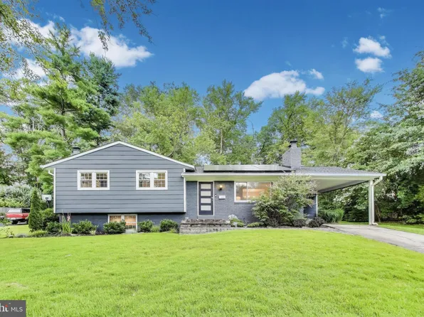 4422 Neptune Dr, Alexandria, VA 22309