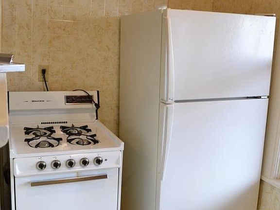 4th image of 316 Illinois St #2N