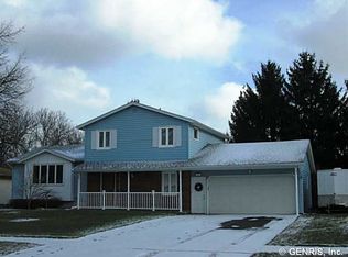 41 Ann Marie Dr, Rochester, NY 14606