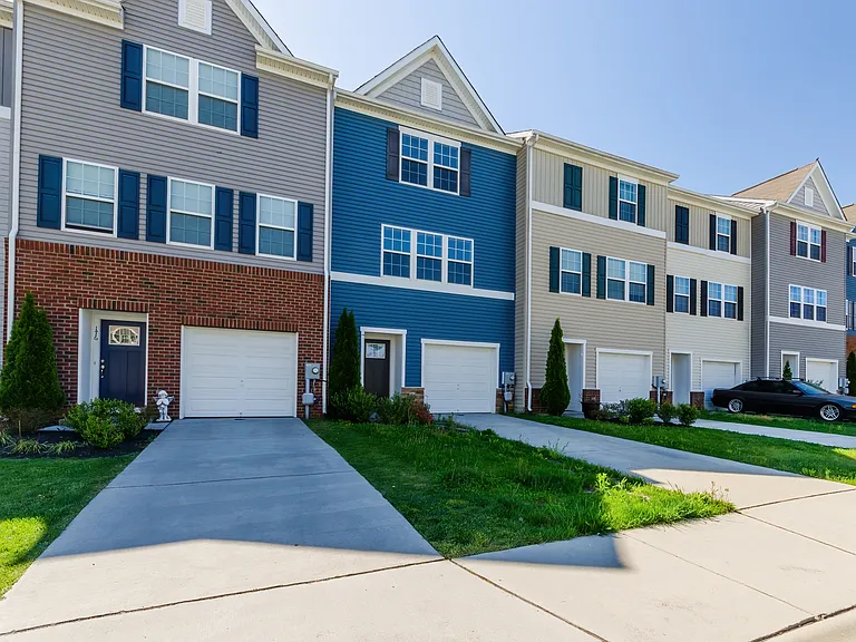 172 Drexel Ct — Photo 3