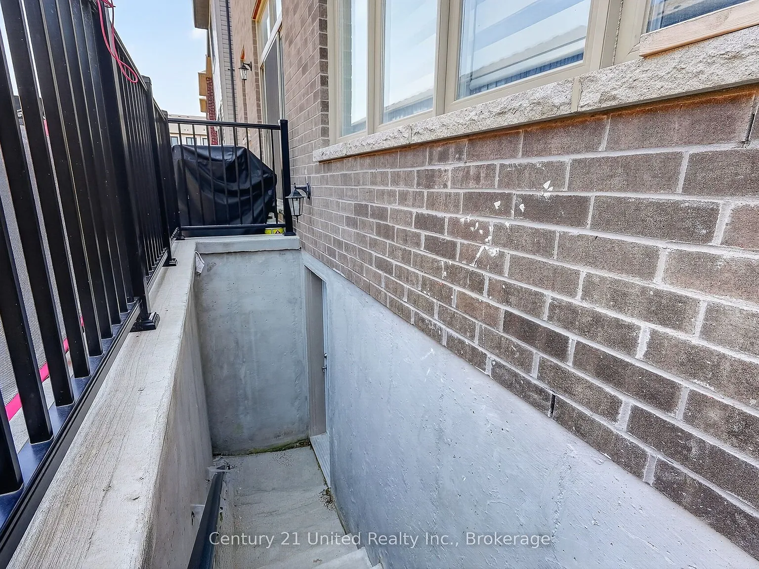 2 bed, $2,000 — Photo 4