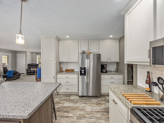 5th image of 5221 Hollow Ln #170