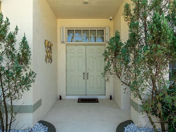 4th image of 6420 NW 52nd Ct
