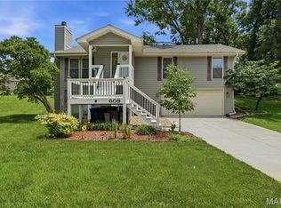 609 Lakewood Dr, Lake Saint Louis, MO 63367