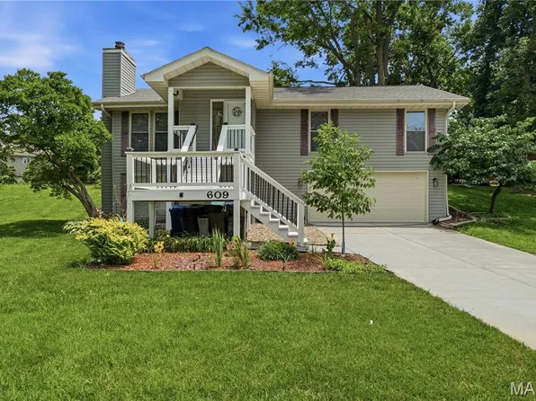 609 Lakewood Dr, Lake Saint Louis, MO 63367
