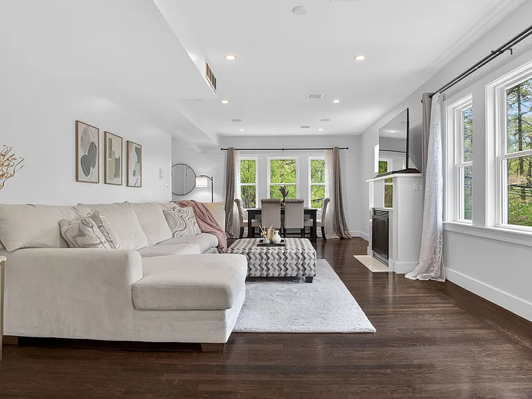 319 Forest Hills St #2 — Photo 2