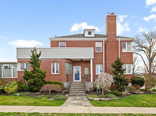 590 Grove Ave #2, Cliffside Park, NJ 07010