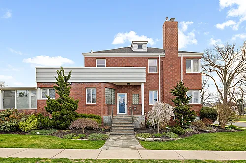 590 Grove Ave #2 Photo 1