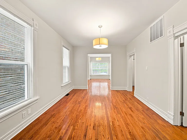 1931 N Saint Louis Ave #1 — Photo 4