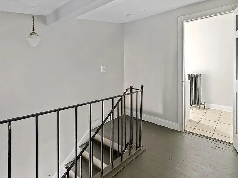 2335 May St #3R — Photo 10
