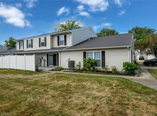 6853 Colonial Dr APT D, Mentor, OH