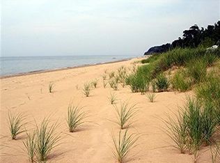 2811 Lakeshore Dr, Fennville, MI 49408