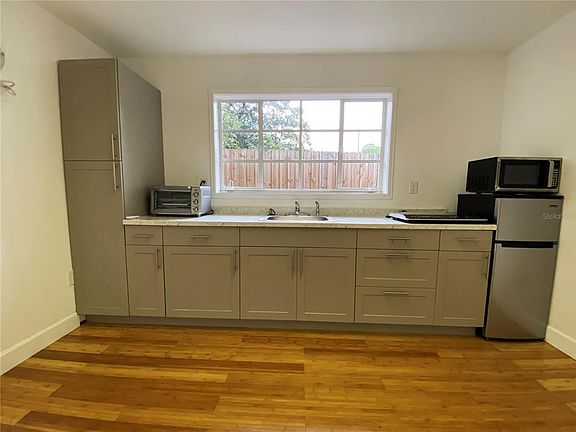 4th image of 3016- Guest Amherst Ave