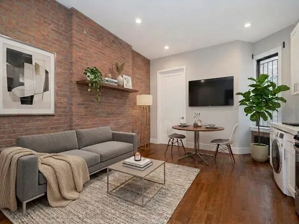 244 West 22nd Street image 1 of 10