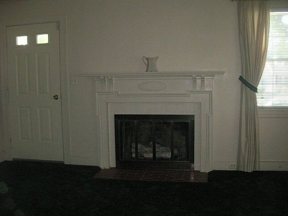 3rd image of 1001 Jefferson Cir