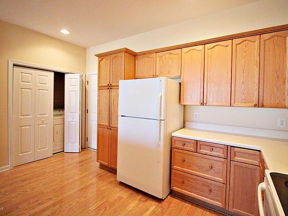 4th image of 4247 Anderson Drive SE