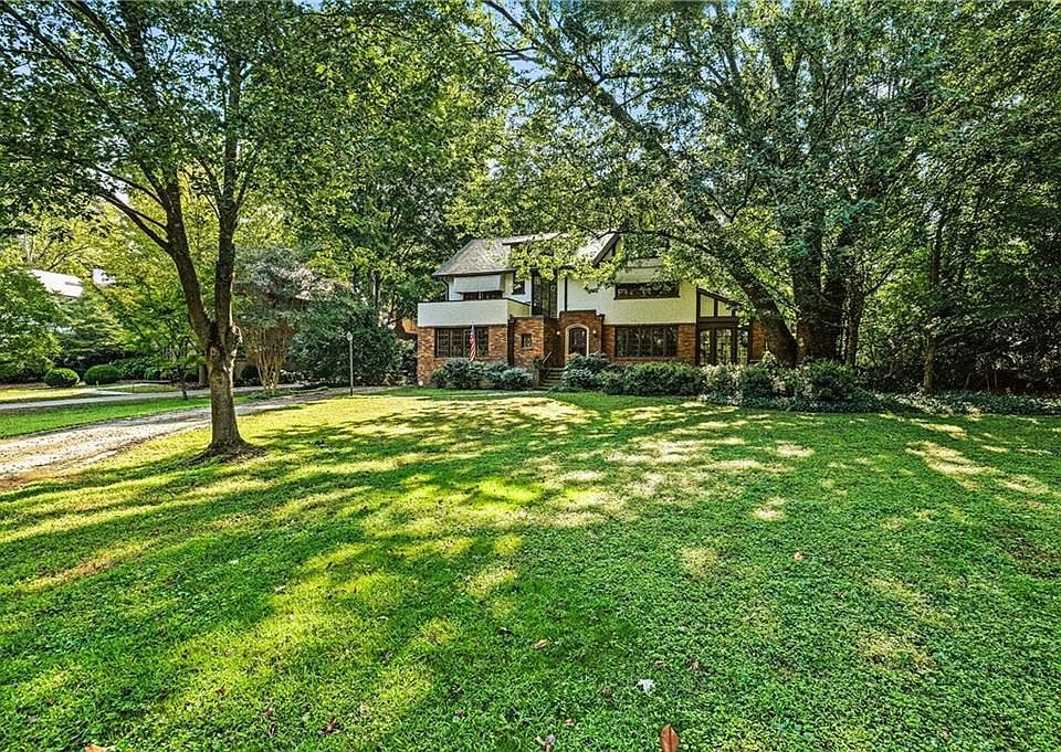1st image of 785 Clifton Rd