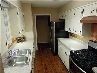3rd image of 1004 Blue Lake Dr