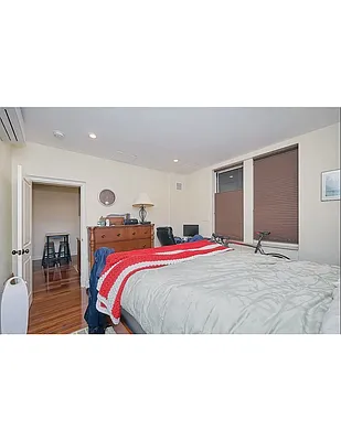 Rented by Compass | media 10