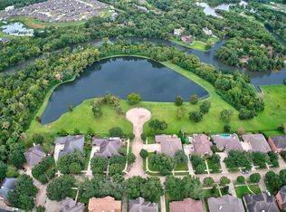 306 Green Oaks Dr, League City, TX 77573
