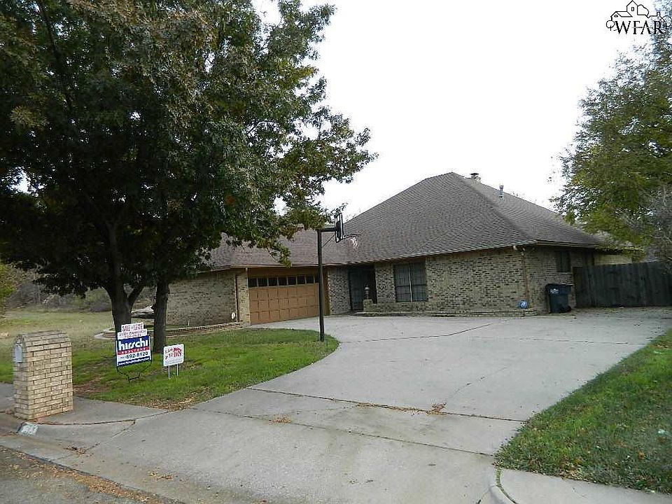 1st image of 1700 Tanglewood Dr