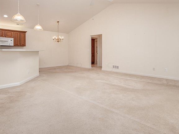 5th image of 1495 Pine View Dr