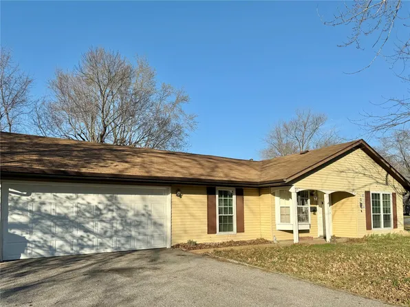 27 Arabelle Dr, Belleville, IL 62220