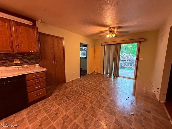 5th image of 4784 Bate St