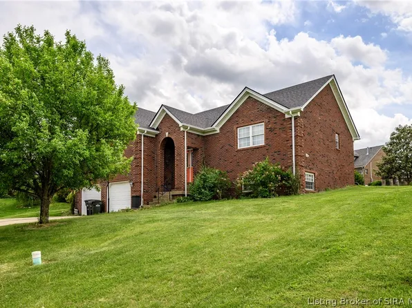 3114 Heritage Heights Way, Jeffersonville, IN 47130