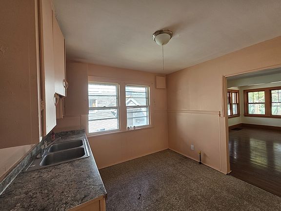4th image of 549 Lisbon Ave Floor 1