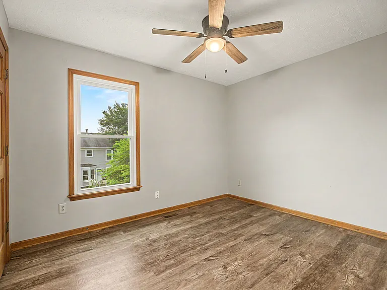 2242 Rosina Dr — Photo 35