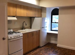 1136 Pine St #403, Philadelphia, PA 19107