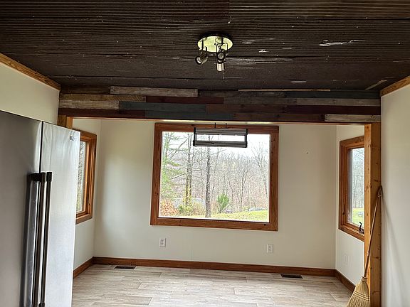 4th image of 3664 Cardinal Dr