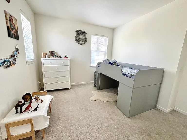 573 McCauley Ave — Photo 15