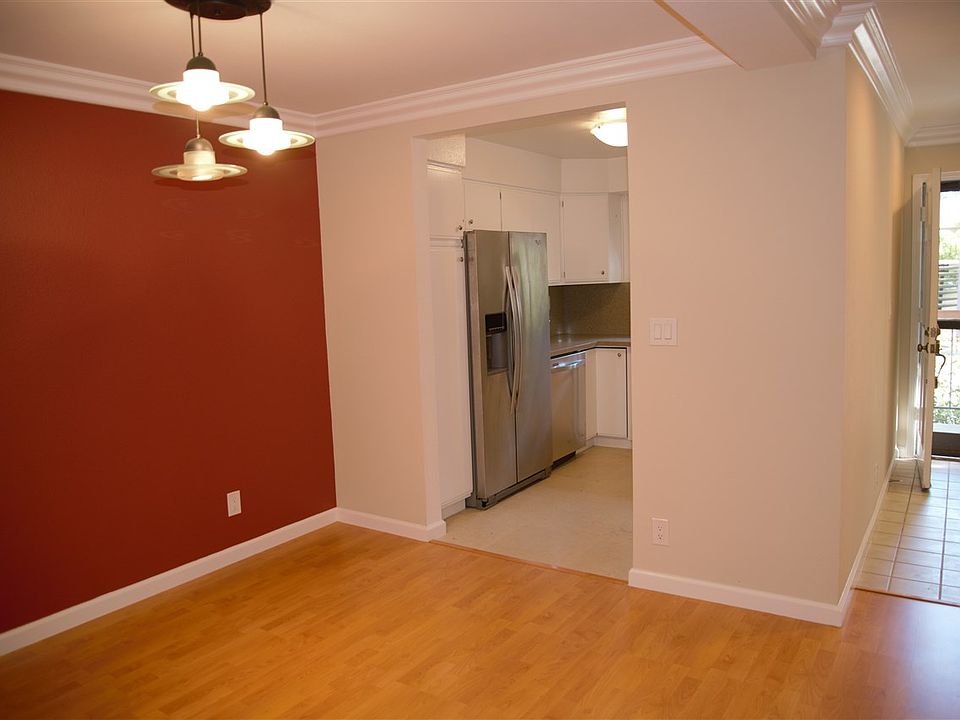 1st image of 461 Northlake Dr APT 21