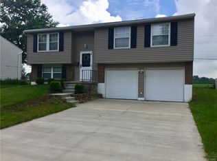 130 Wickham Farm Dr, Englewood, OH
