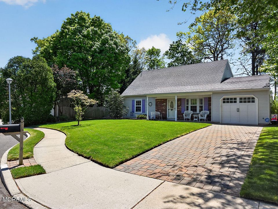 1st image of 11 Moss Haven Way