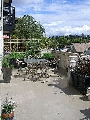 Spacious Corner Patio