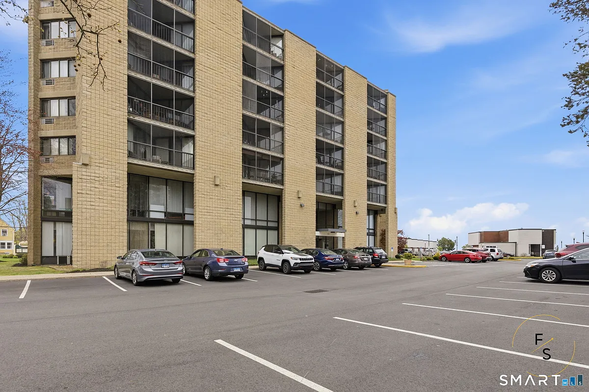 Building Photo - 140 Captain Thomas Blvd #307